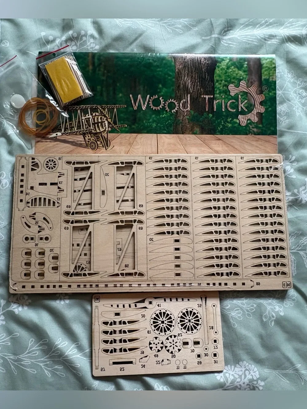 Vintage Machinery Series Plane Building Kit - Teal & Brown